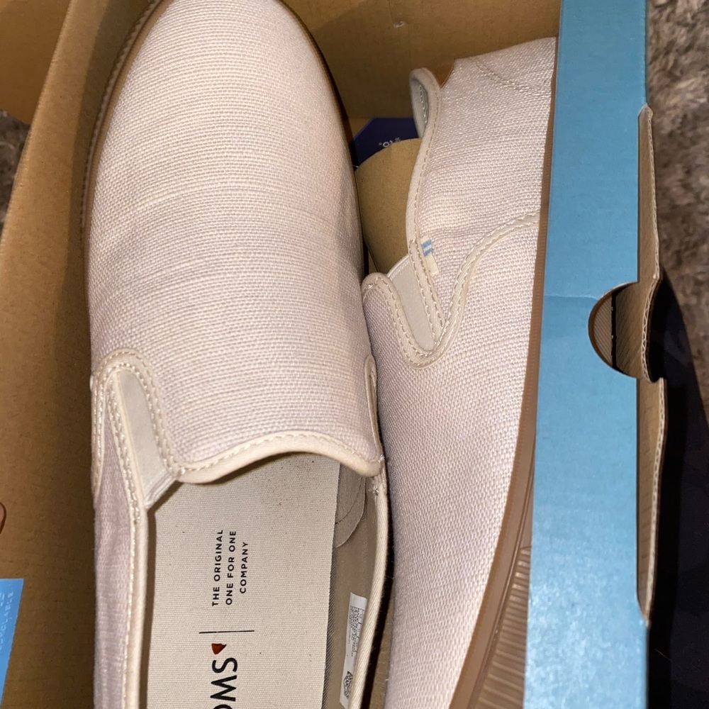 BRAND NEW MENS TOMS SIZE 12